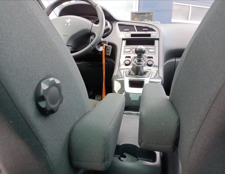 Peugeot 5008 SUV 1,6 l 88 kw