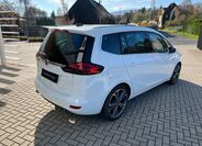 Opel Zafira 6