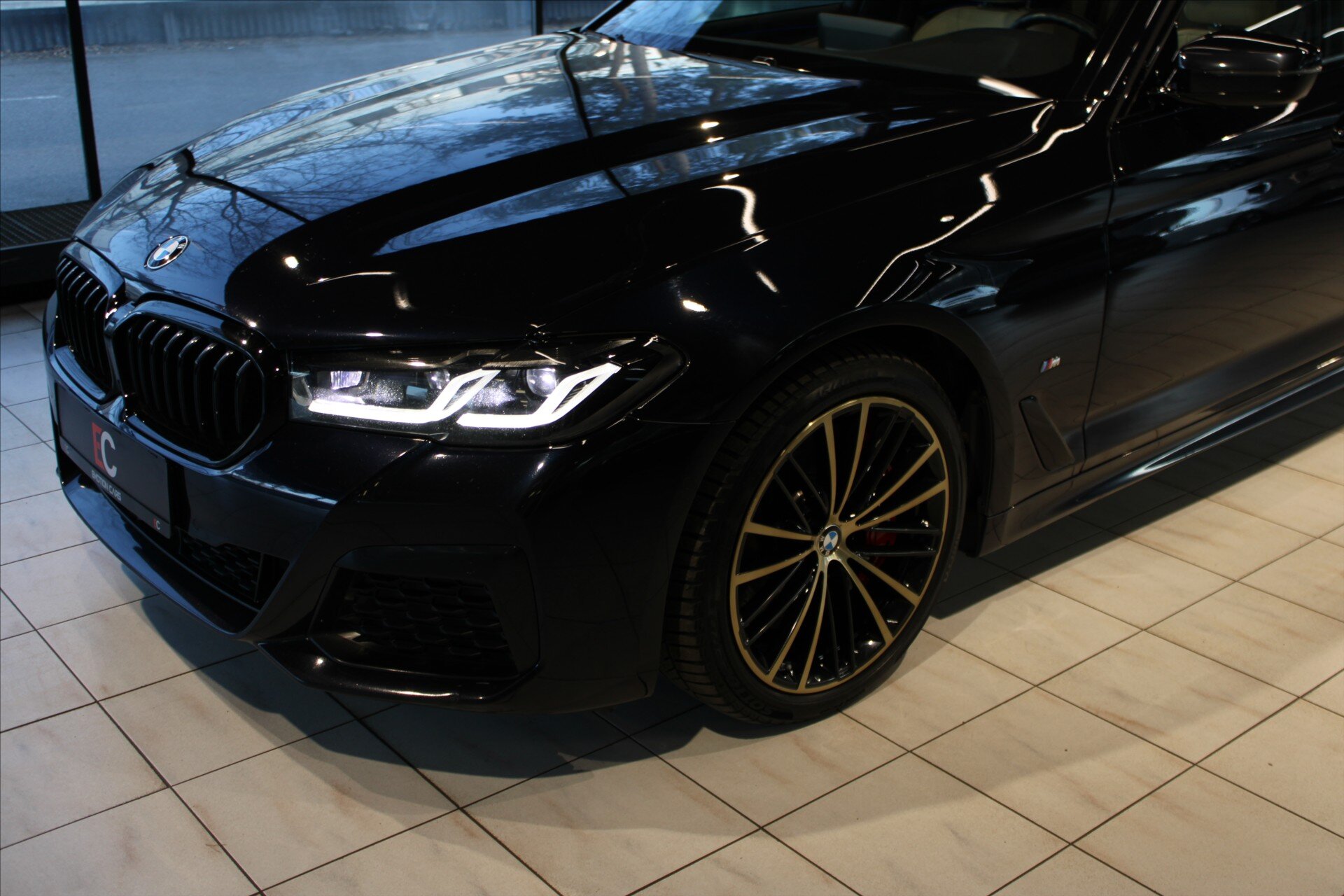 BMW Řada 5 Kombi 3,0 l 210 kw