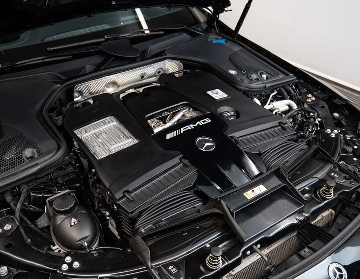 Mercedes-Benz AMG GT SUV / Terénní 4,0 l 430 kw