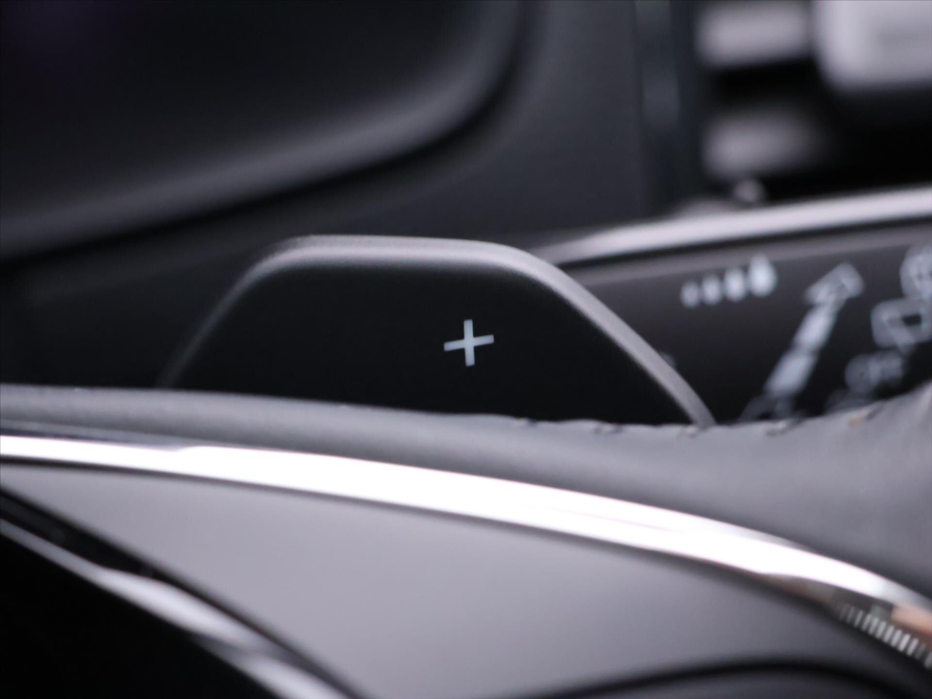 Škoda Karoq SUV / Terénní 1,5 l 110 kw