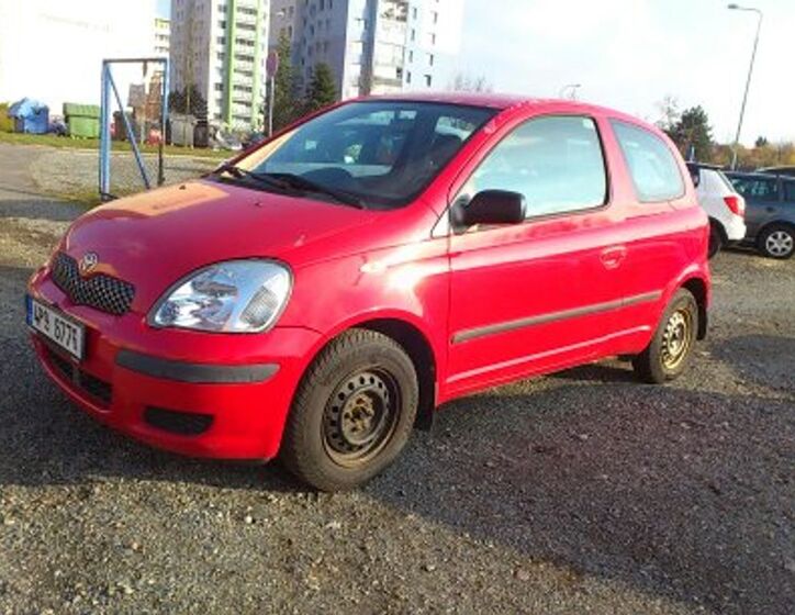 Toyota Yaris 1