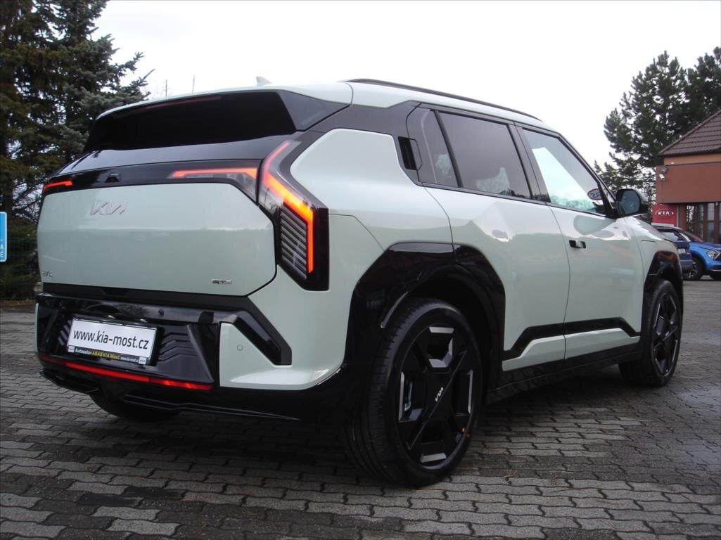 KIA EV3 SUV / Terénní 0,0 150 kw