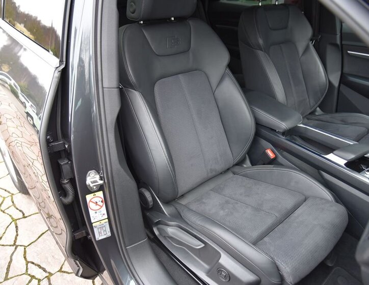 Audi e-tron SUV 0,0 300 kw