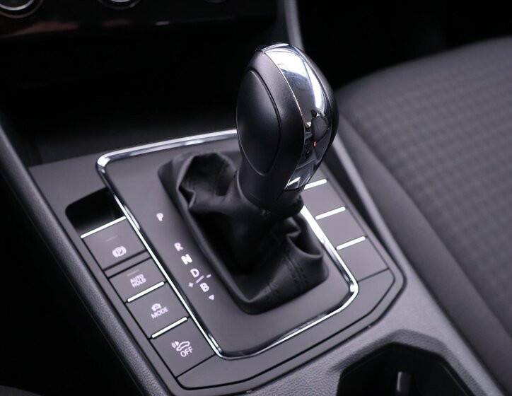 Volkswagen Bora Sedan / Limuzína 0,0 100 kw