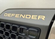 Land Rover Defender SUV 4,4 l 467 kw