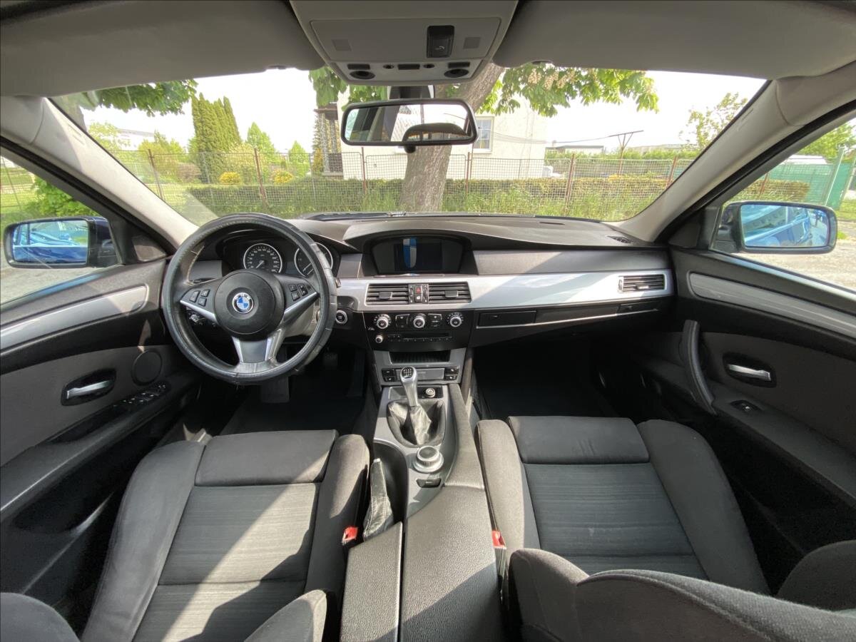 BMW Řada 5 Kombi 3,0 l 145 kw