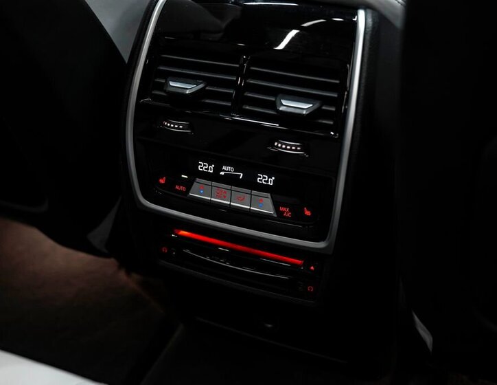 BMW X5 SUV / Terénní 4,4 l 460 kw