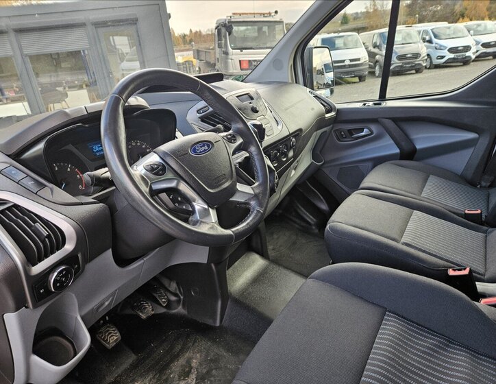 Ford Transit Custom 11