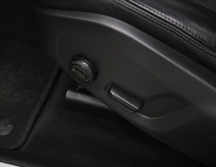 Volvo XC60 SUV / Terénní 2,0 l 184 kw