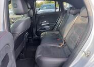 Mercedes-Benz GLA 10