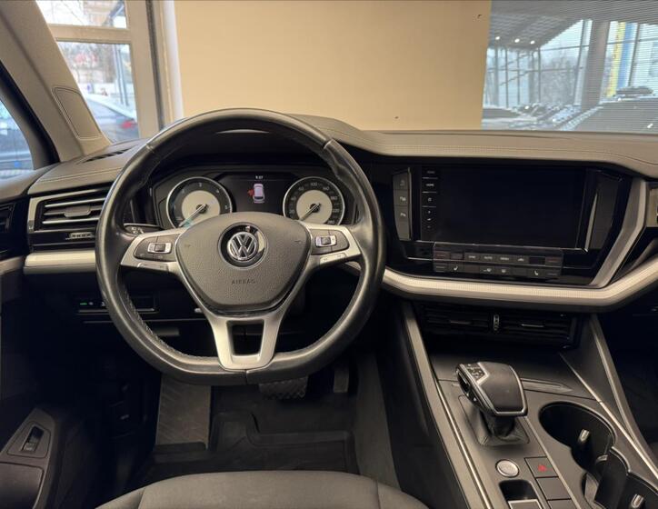 Volkswagen Touareg 9