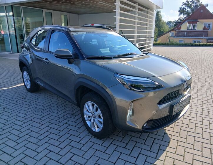 Toyota Yaris Cross 8