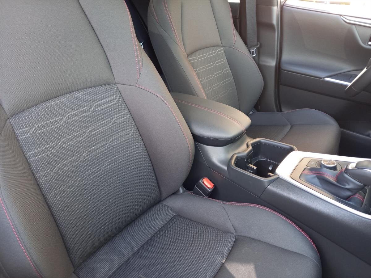 Toyota RAV4 SUV / Terénní 2,5 l 136 kw