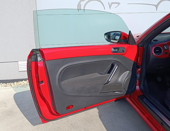 Volkswagen Beetle Kabriolet 1,2 l 77 kw