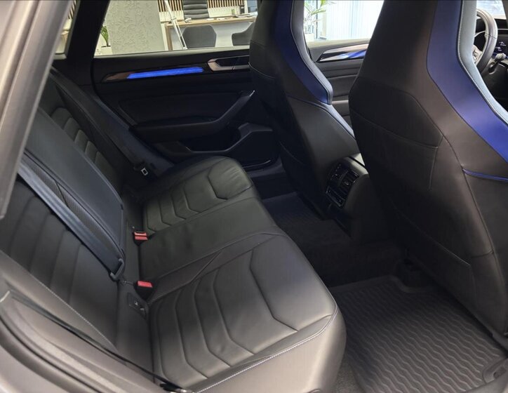 Volkswagen Arteon Kombi 2,0 l 235 kw