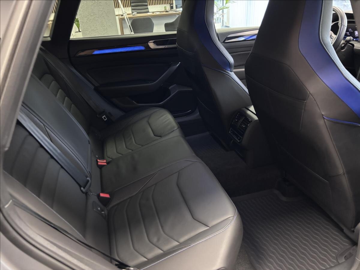 Volkswagen Arteon Kombi 2,0 l 235 kw