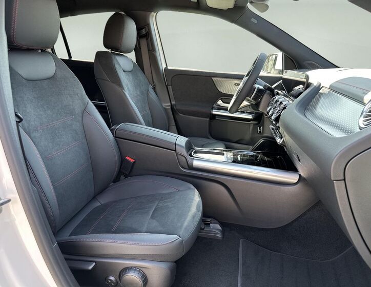 Mercedes-Benz EQA 12