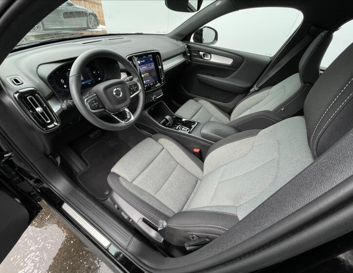 Volvo XC40 SUV 2,0 l 145 kw