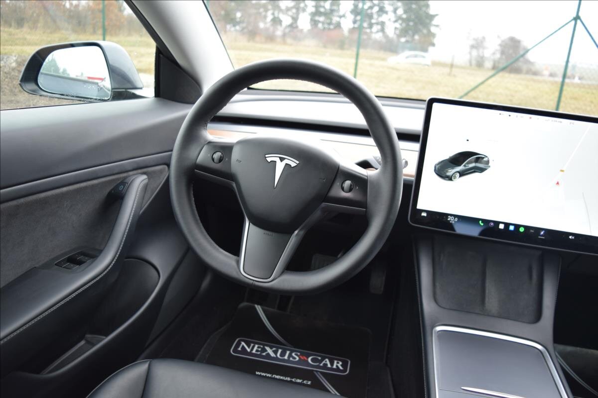 Tesla Model 3 Sedan 0,0 366 kw