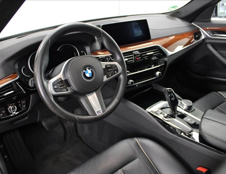 BMW Řada 5 Kombi 2,0 l 140 kw