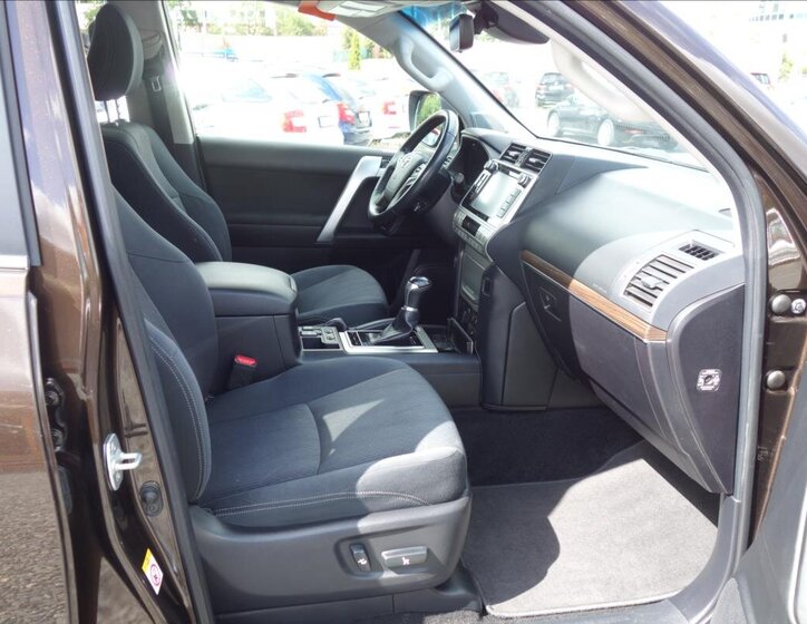 Toyota Land Cruiser SUV / Terénní 2,8 l 130 kw