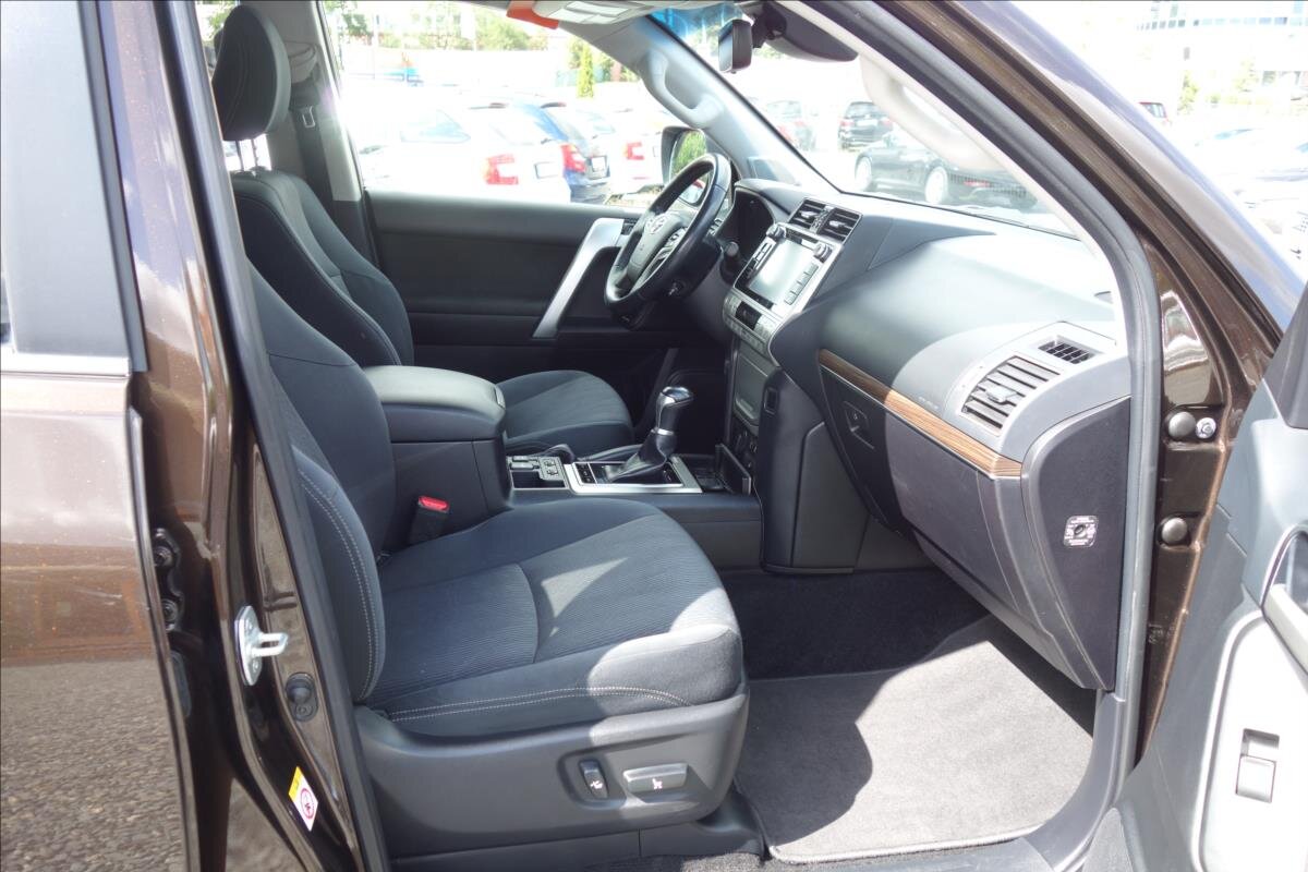 Toyota Land Cruiser SUV / Terénní 2,8 l 130 kw