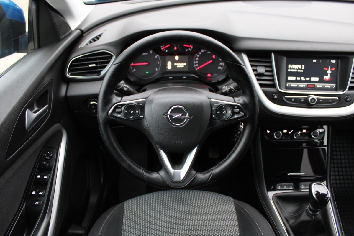 Opel Grandland X SUV / Terénní 1,2 l 96 kw