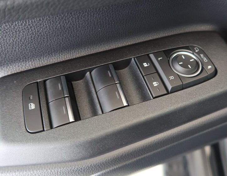 Toyota Land Cruiser SUV / Terénní 2,8 l 151 kw