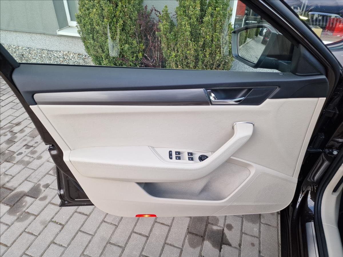 Škoda Superb Liftback 1,5 l 110 kw