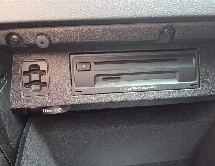 Volkswagen Passat Sedan / Limuzína 2,0 l 110 kw