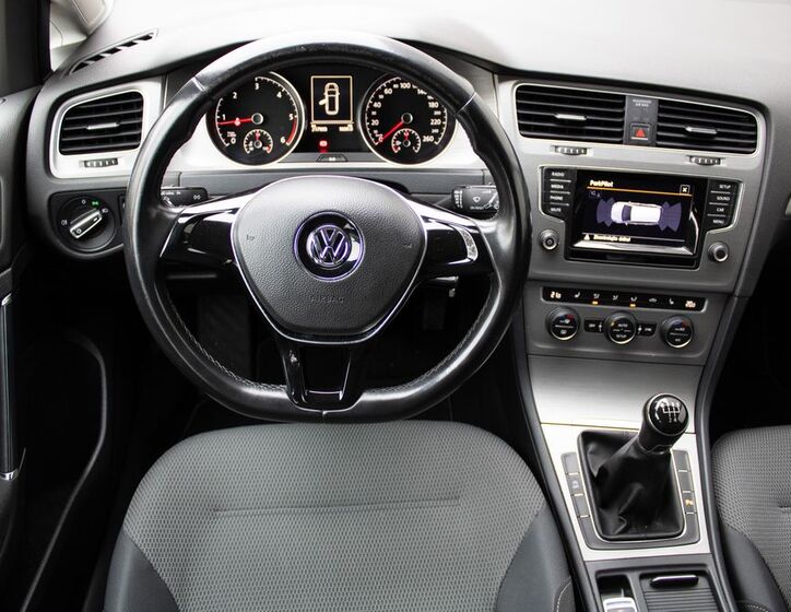 Volkswagen Golf 17