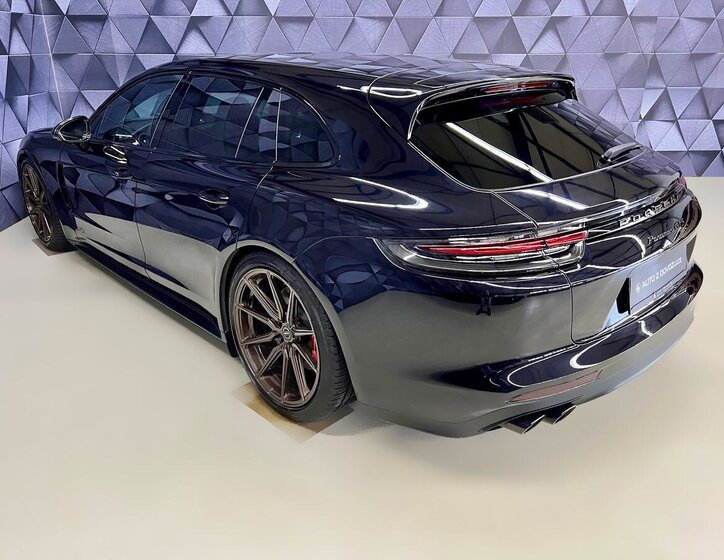 Porsche Panamera 5