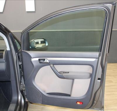 Volkswagen Touran 23