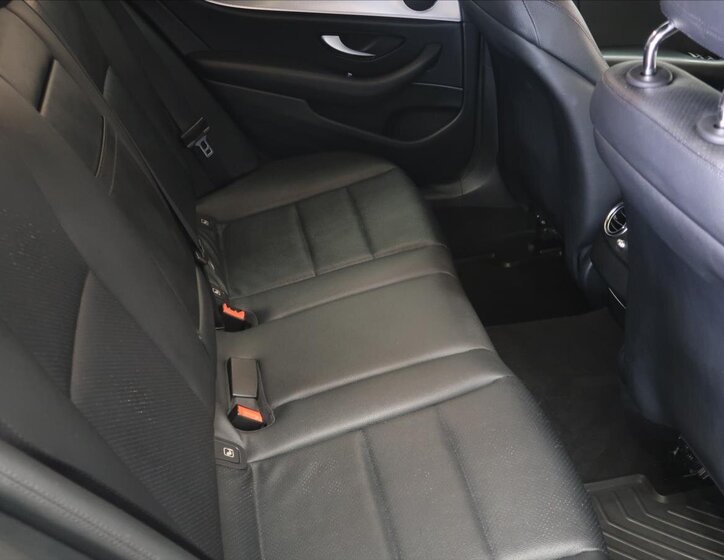 Mercedes-Benz Třídy E Kombi 2,0 l 143 kw