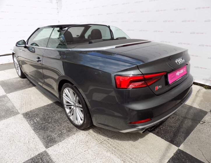 Audi S5 3