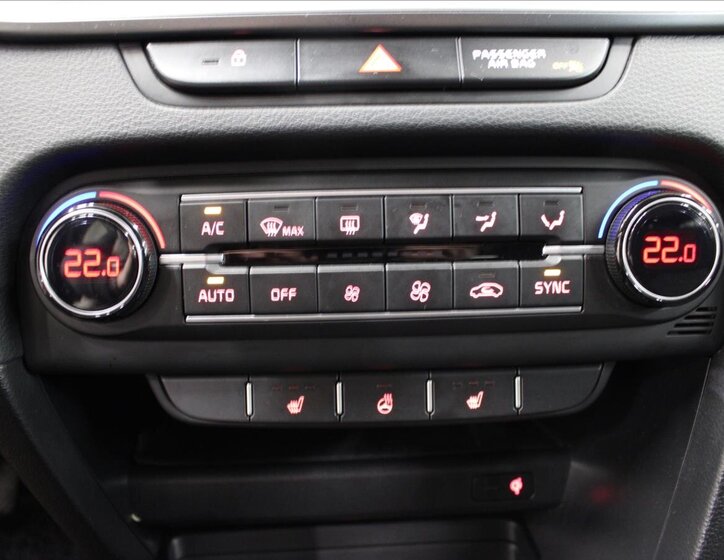 KIA Ceed Hatchback 1,5 l 117 kw