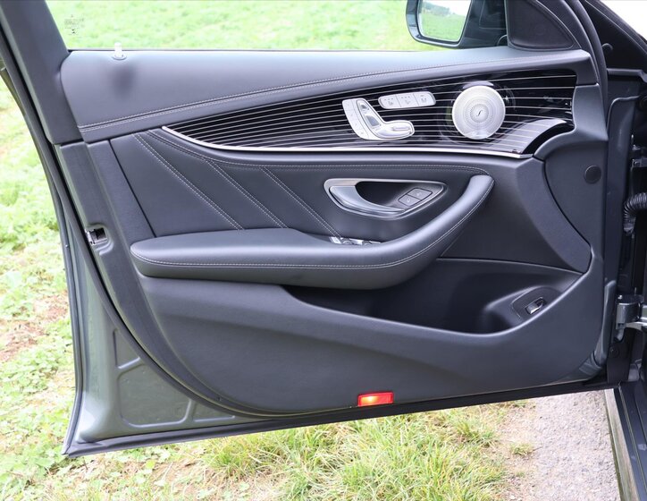 Mercedes-Benz Třídy E Sedan 4,0 l 450 kw
