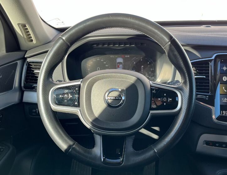 Volvo XC90 17