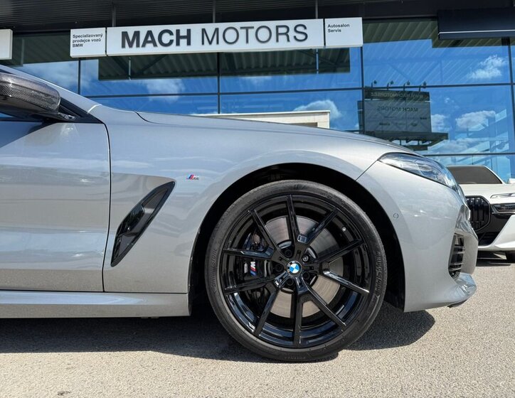 BMW Řada 8 Kabriolet 4,4 l 390 kw