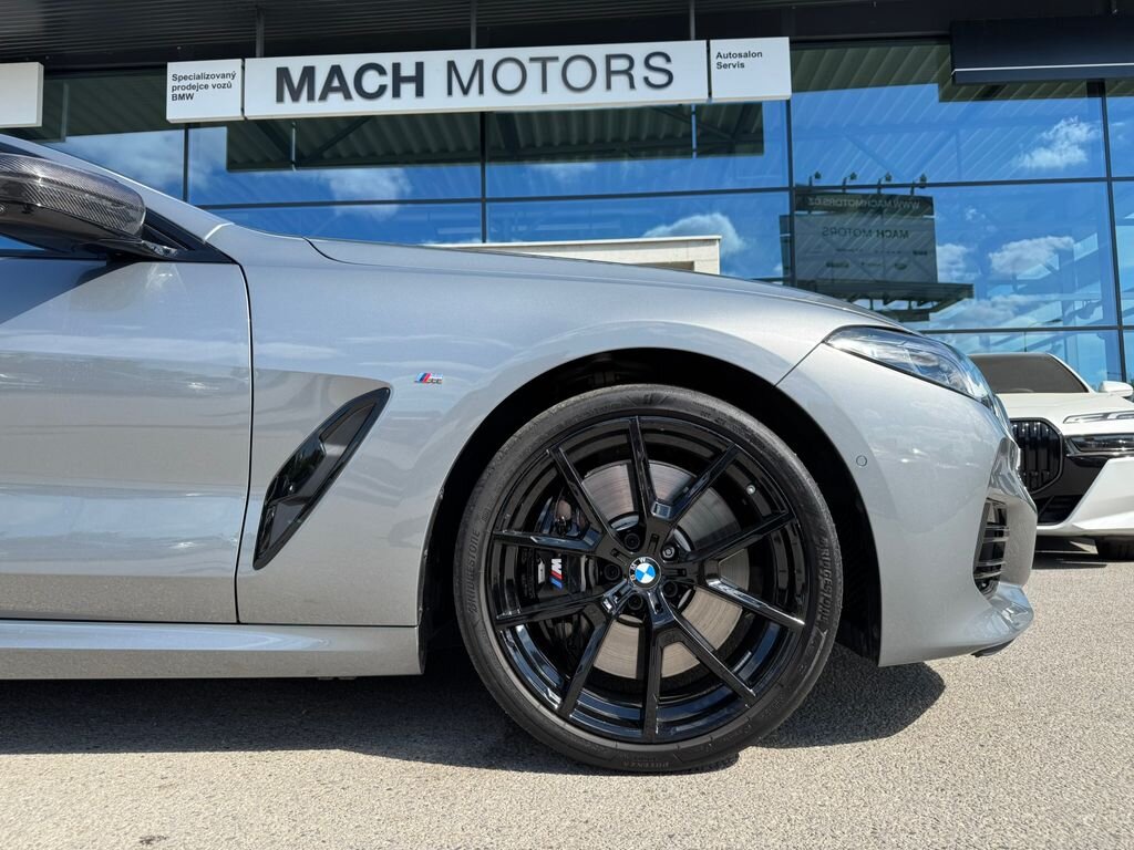 BMW Řada 8 Kabriolet 4,4 l 390 kw