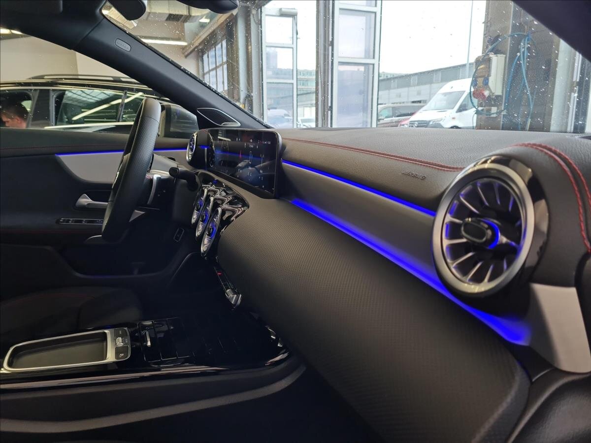 Mercedes-Benz CLA Sedan 2,0 l 110 kw