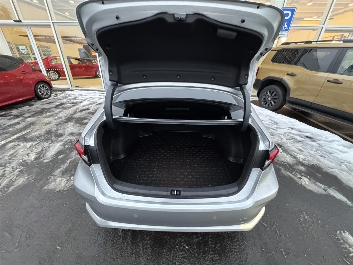 Toyota Corolla Sedan / Limuzína 1,8 l 72 kw