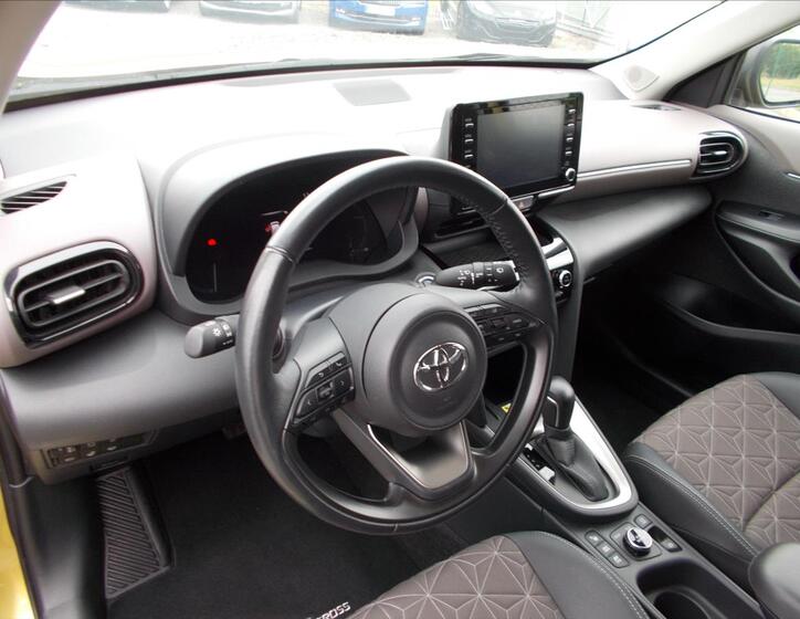 Toyota Yaris Cross 22