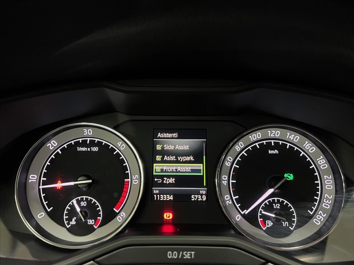 Škoda Superb Sedan / Limuzína 2,0 l 140 kw