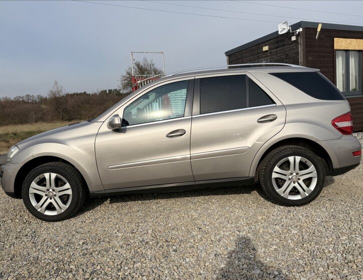 Mercedes-Benz Třídy M Kombi 3,0 l 165 kw