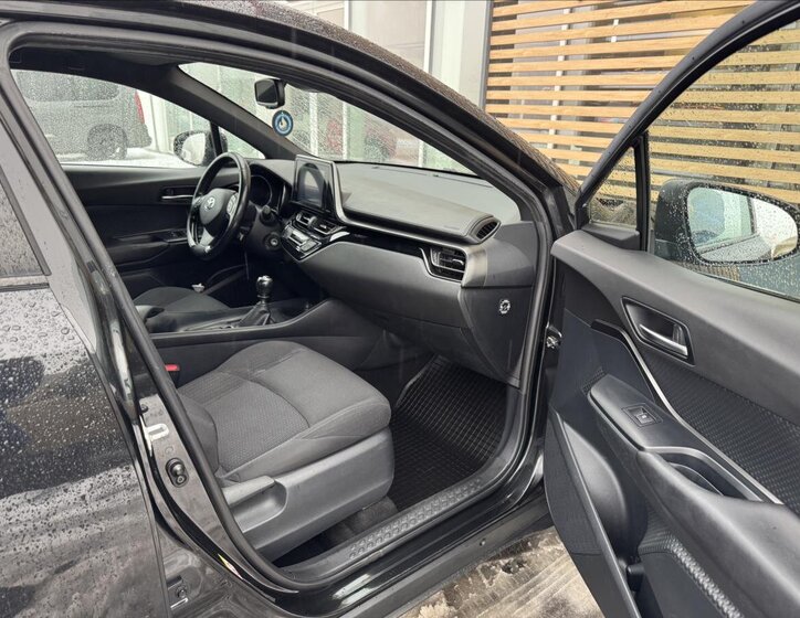 Toyota C-HR Hatchback 1,2 l 85 kw