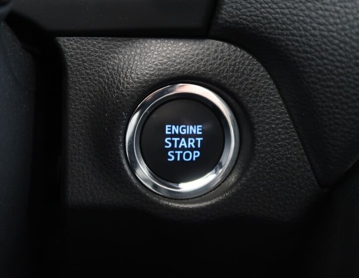 Toyota RAV4 SUV 2,0 l 129 kw