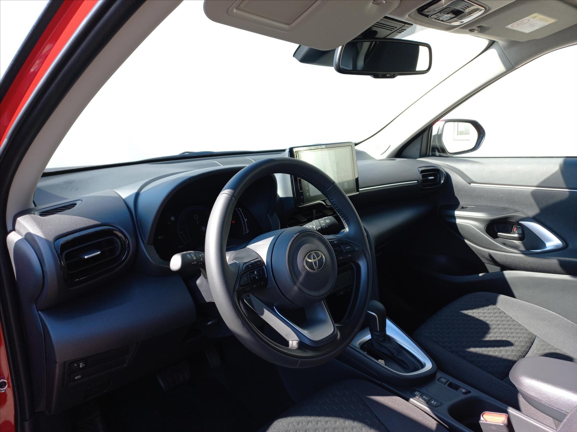 Toyota Yaris Cross CUV / Crossover 1,5 l 68 kw