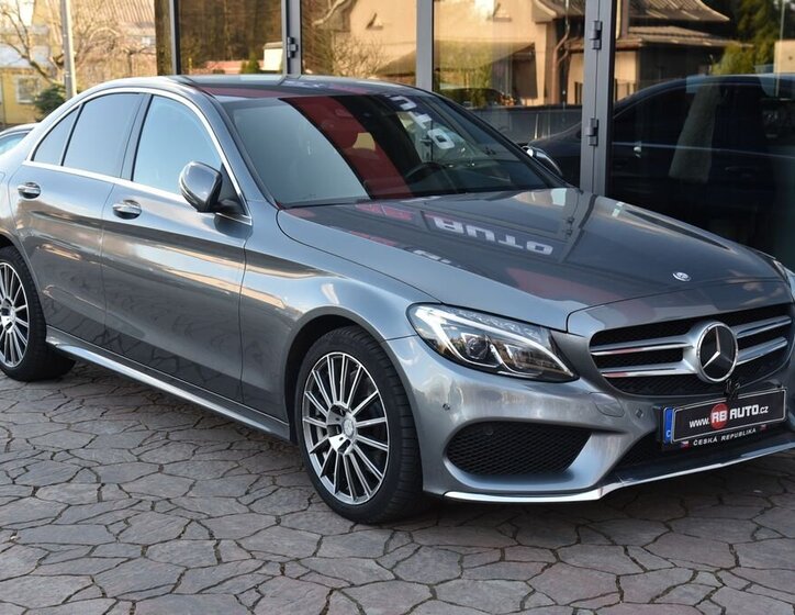 Mercedes-Benz Třídy C Sedan / Limuzína 2,1 l 125 kw